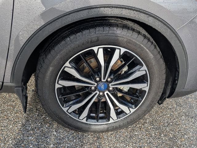 Certified 2021 Ford Escape SE w/ SE Sport Appearance Package image 17
