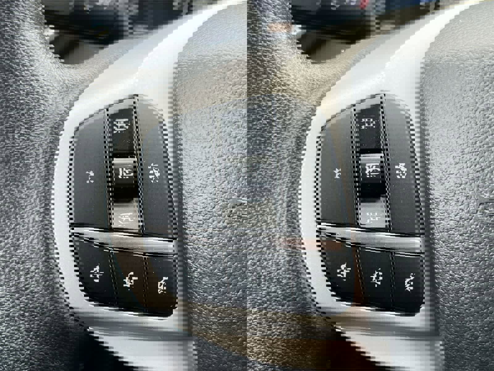 Used 2023 Ford Explorer XLT w/ Equipment Group 202A image 23