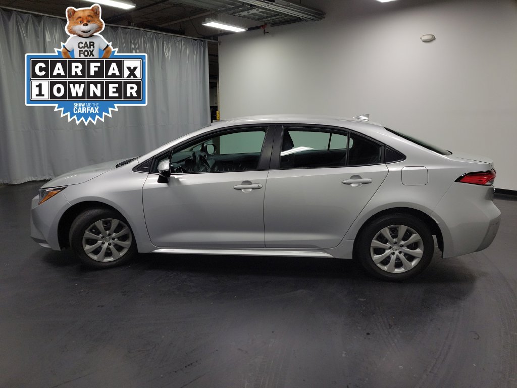 Used 2026 Toyota Corolla LE FWD image 5