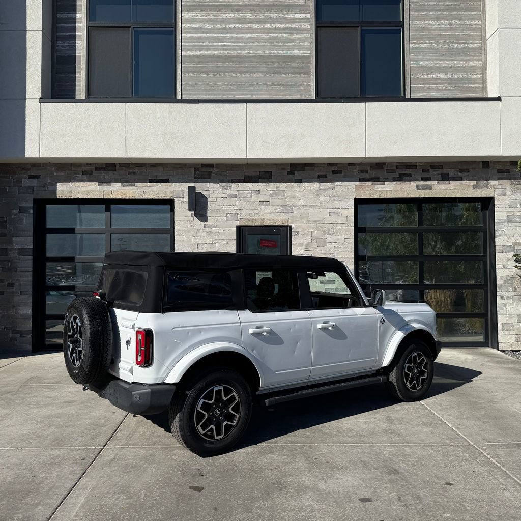 Used 2023 Ford Bronco Outer Banks AWD/4WD image 3
