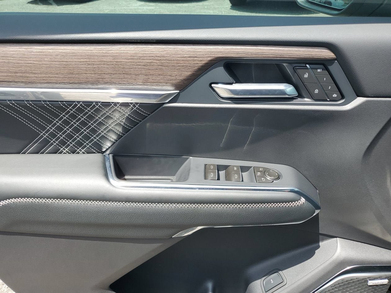 New 2026 GMC Acadia Denali w/ Super Cruise Package FWD image 17