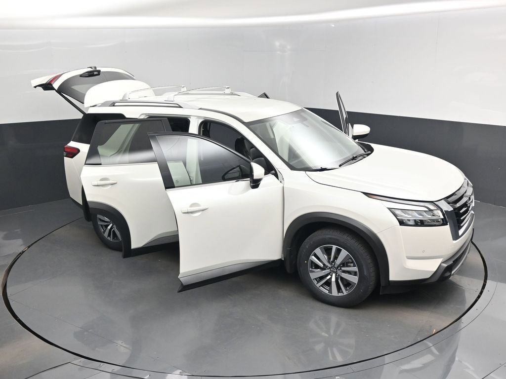 Used 2024 Nissan Pathfinder SL image 19