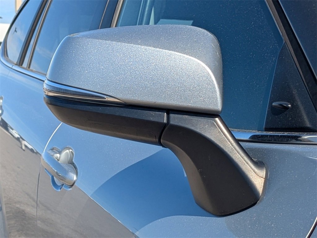 Used 2023 Toyota Highlander LE image 14