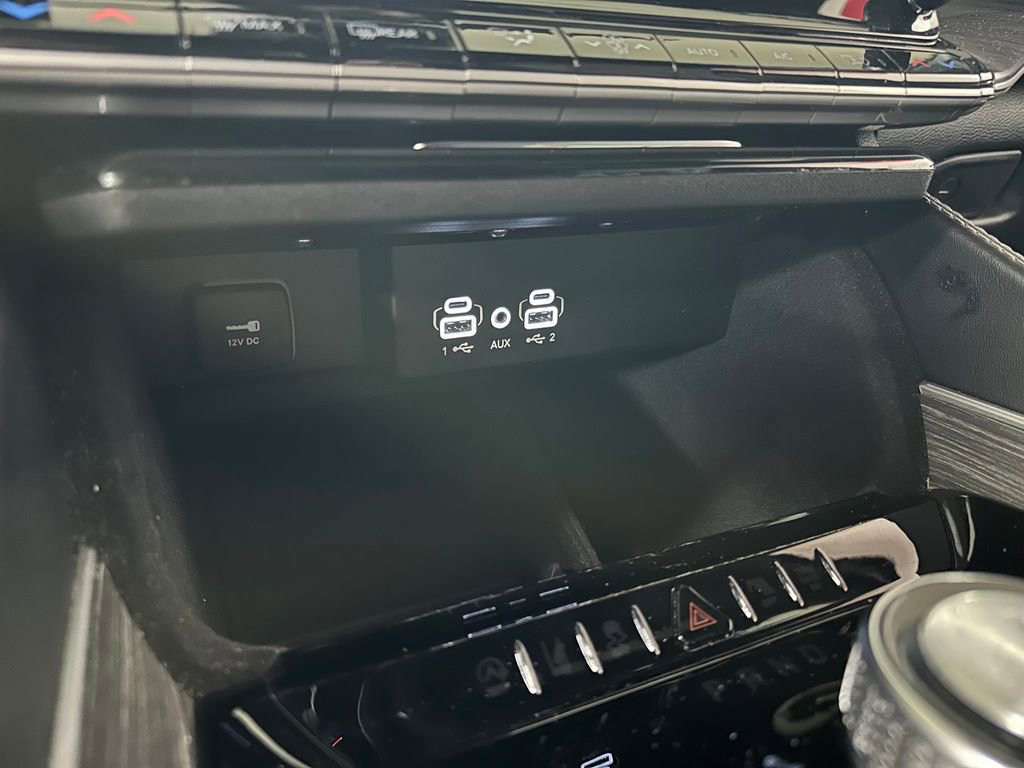 Certified 2024 Jeep Wagoneer Series III AWD/4WD image 30