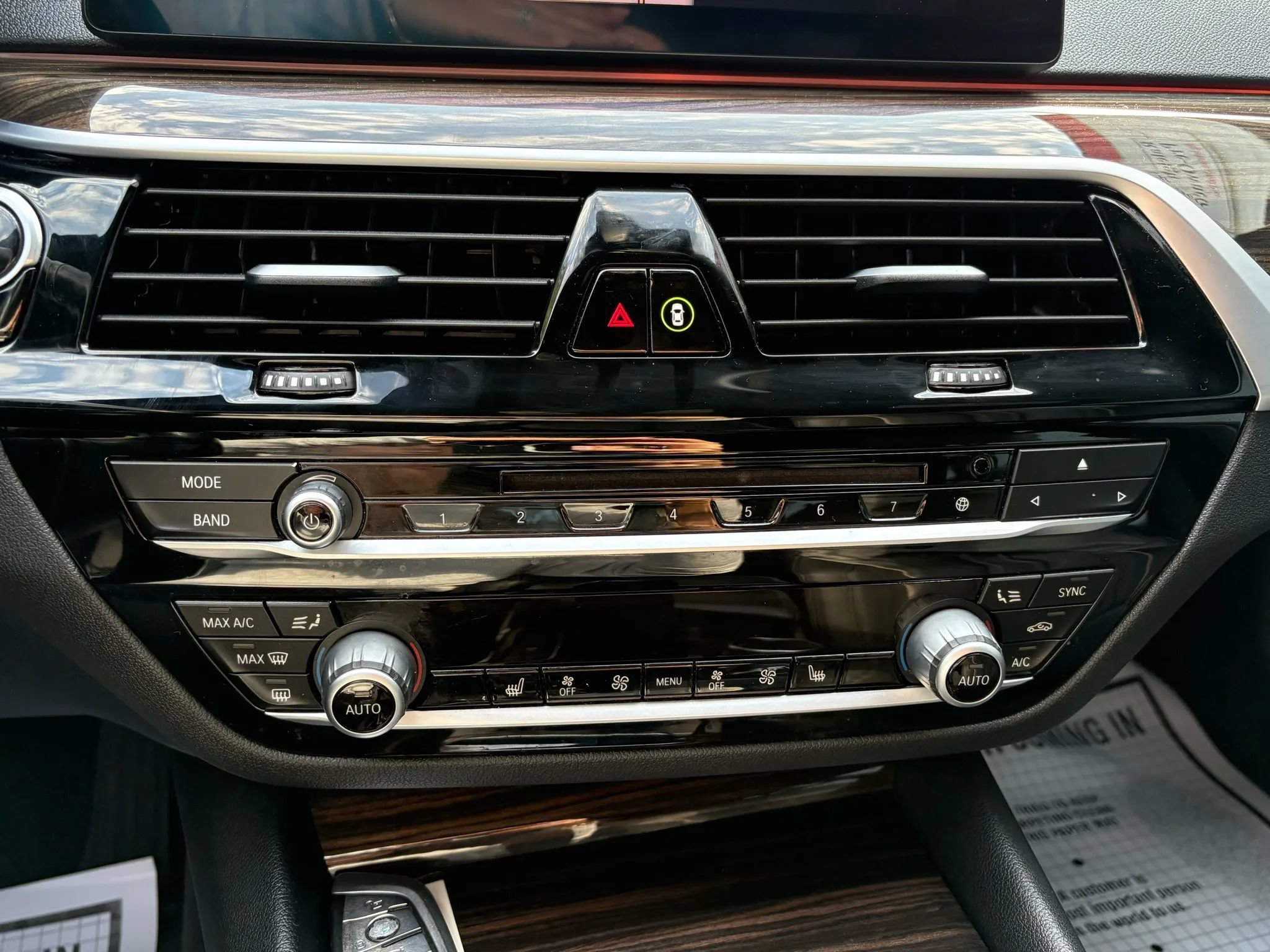 Used 2019 BMW 540i xDrive AWD/4WD image 34