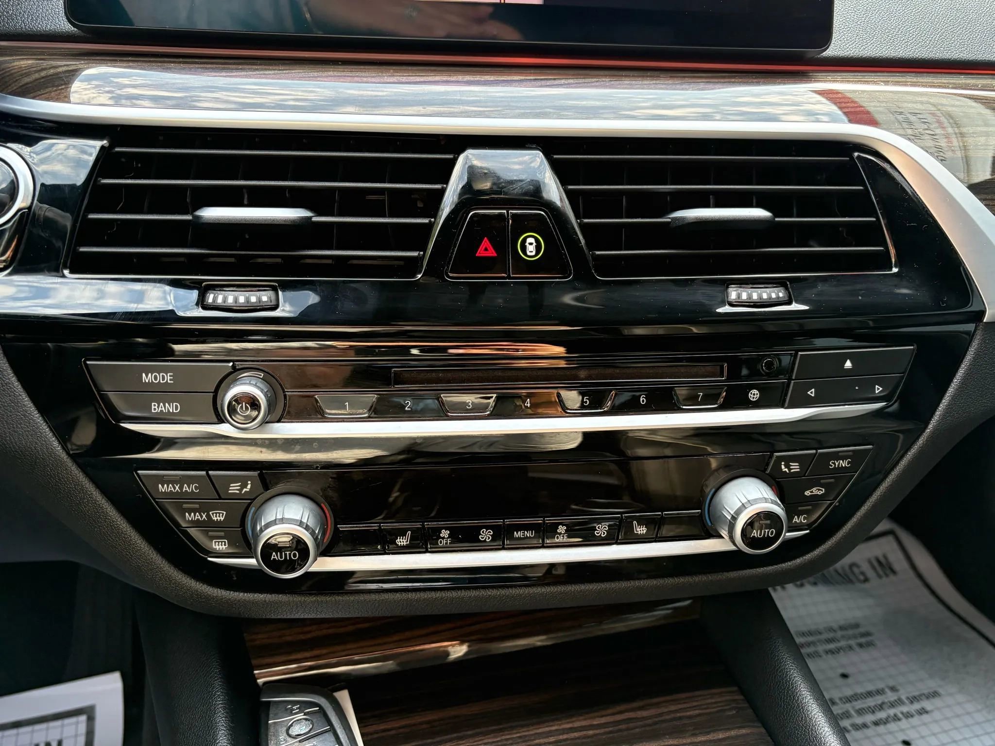 Used 2019 BMW 540i xDrive AWD/4WD image 34