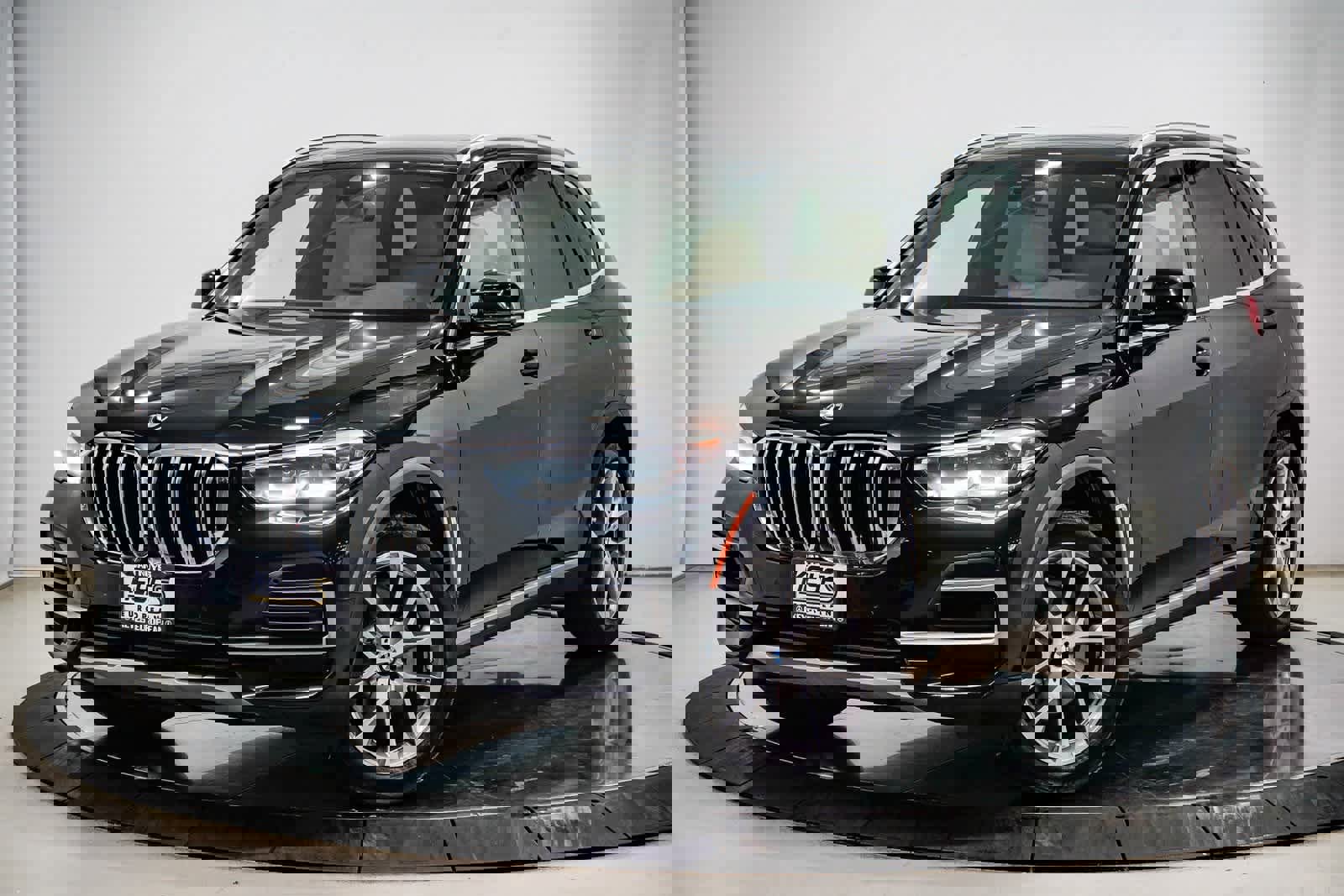 Used 2022 BMW X5 xDrive40i w/ Parking Assistance Package image 1