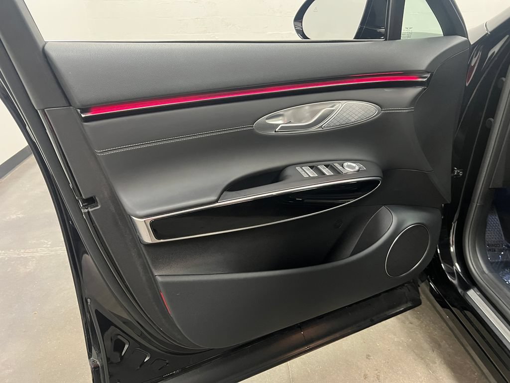 Used 2026 Genesis GV70 2.5T AWD/4WD image 12