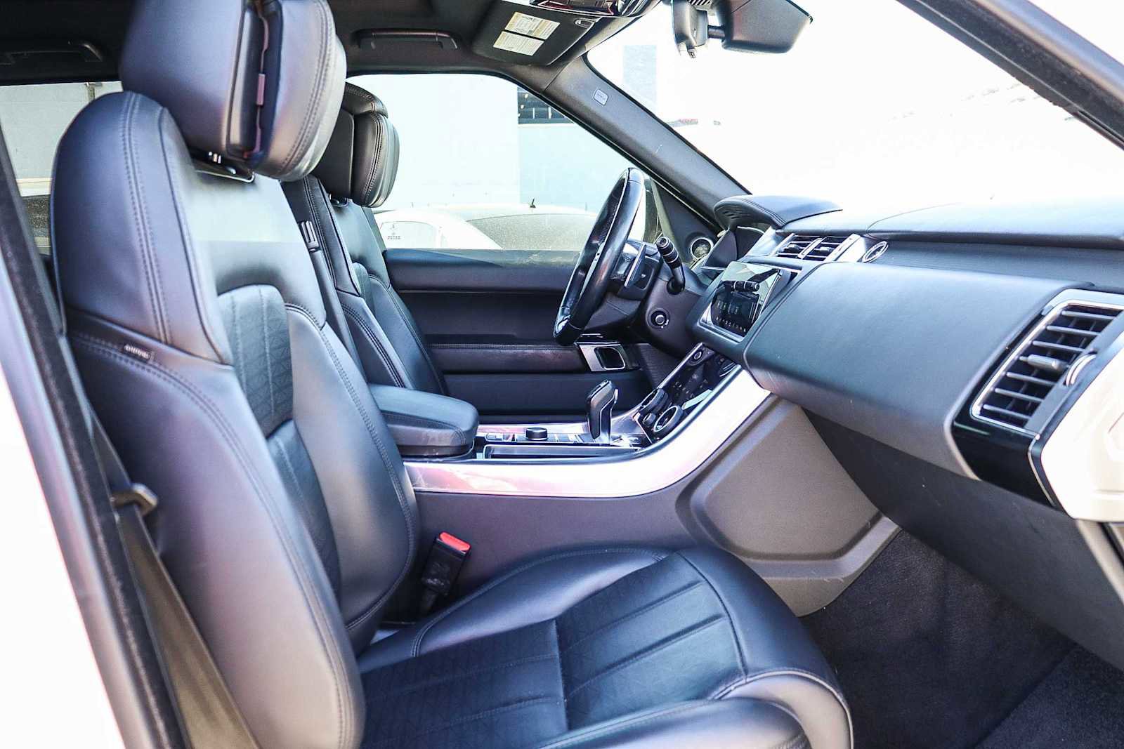 Used 2018 Land Rover Range Rover Sport HSE Dynamic image 15