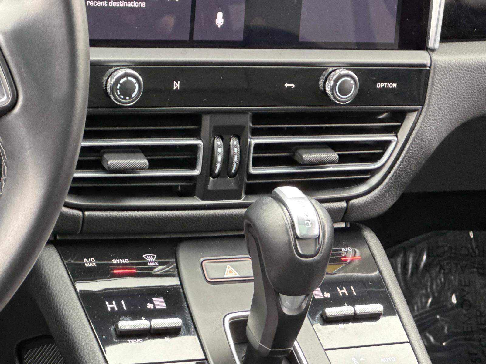 Used 2022 Porsche Macan image 5