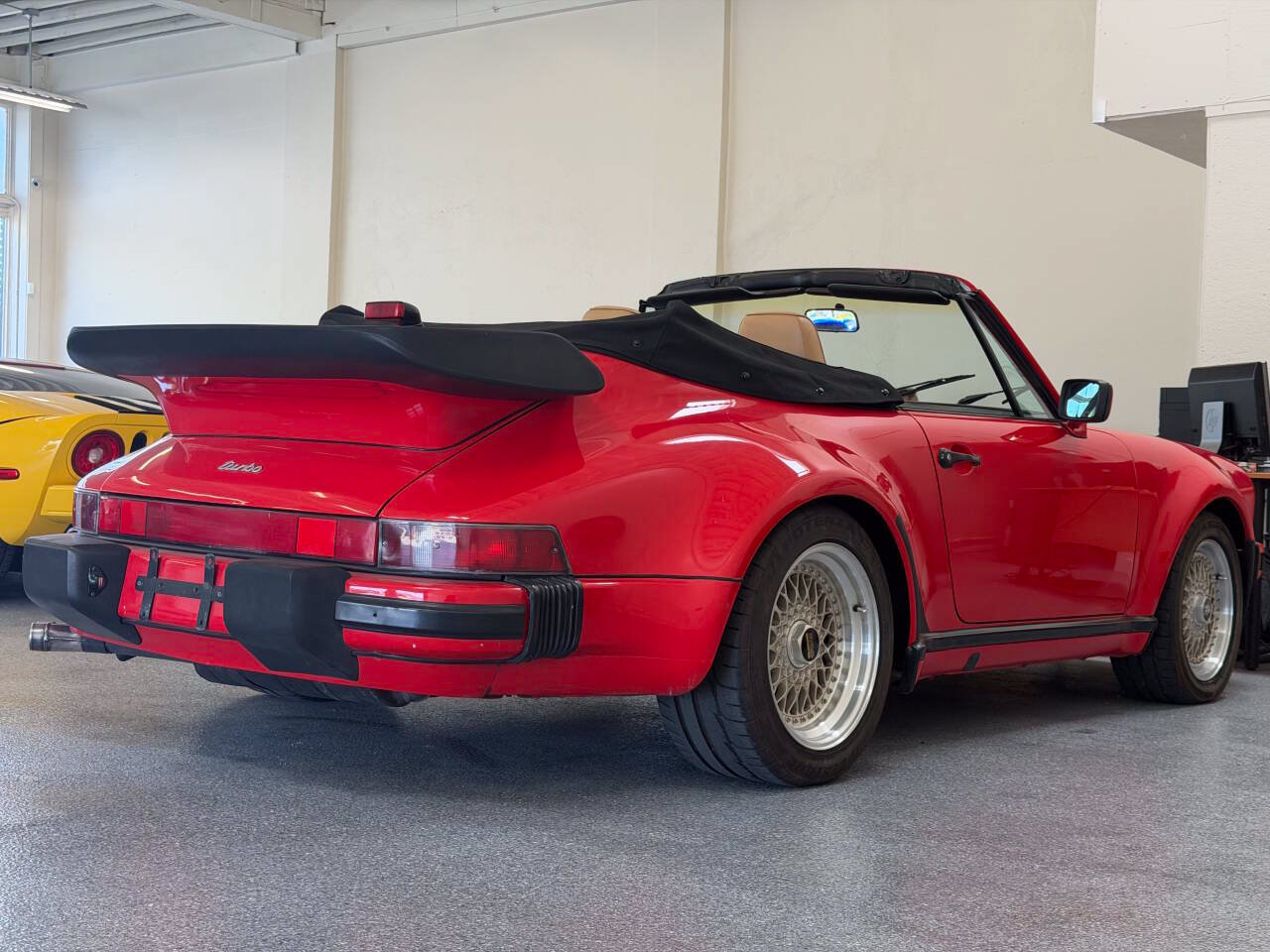 Used 1988 Porsche 911 Carrera RWD image 17
