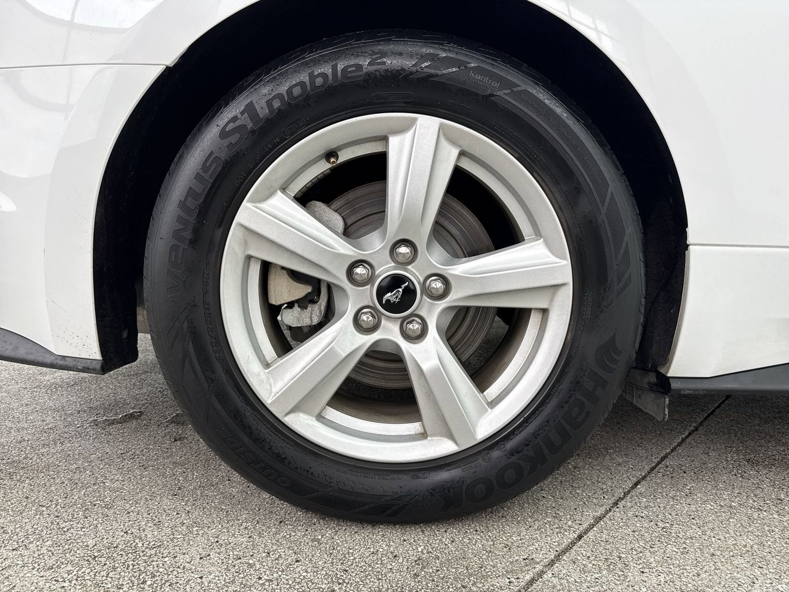 Used 2018 Ford Mustang EcoBoost image 34