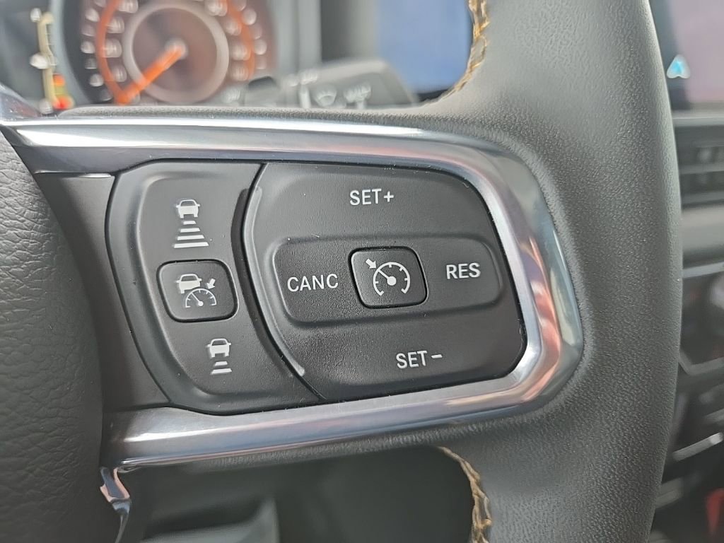 Used 2024 Jeep Wrangler Sahara w/ Technology Group AWD/4WD image 44