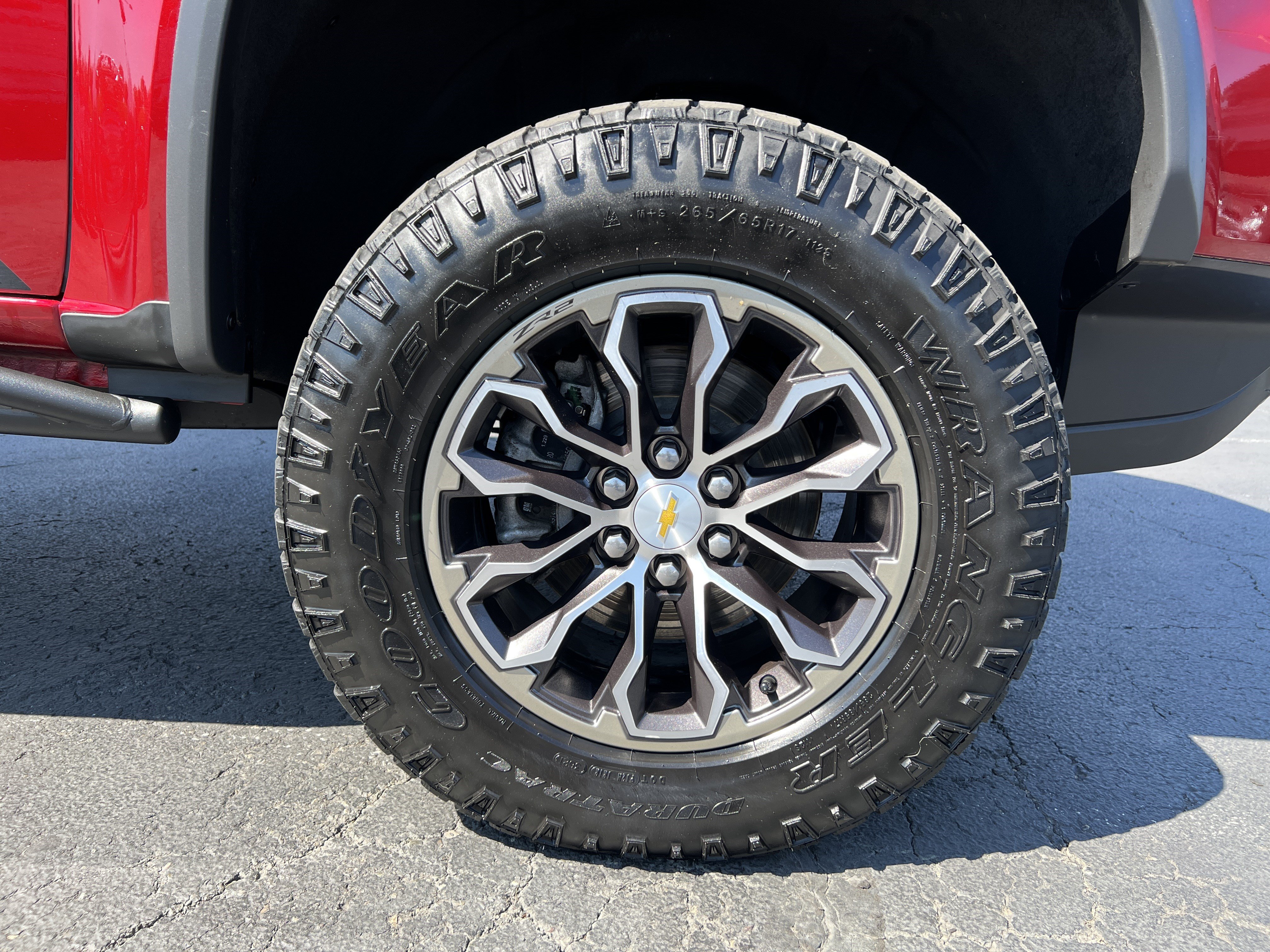 Certified 2022 Chevrolet Colorado ZR2 w/ LPO, Door Decal Package AWD/4WD image 11