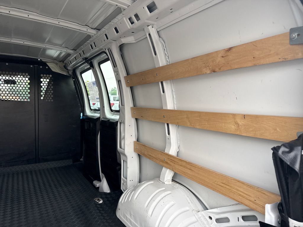 Used 2023 GMC Savana 2500 w/ Driver Convenience Package image 13