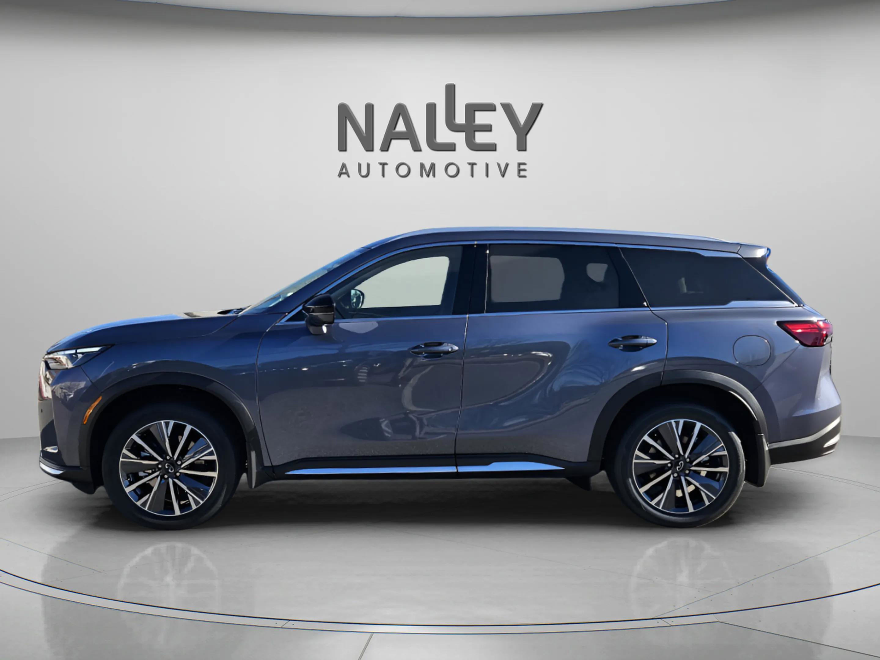 New 2026 INFINITI QX60 Luxe image 2