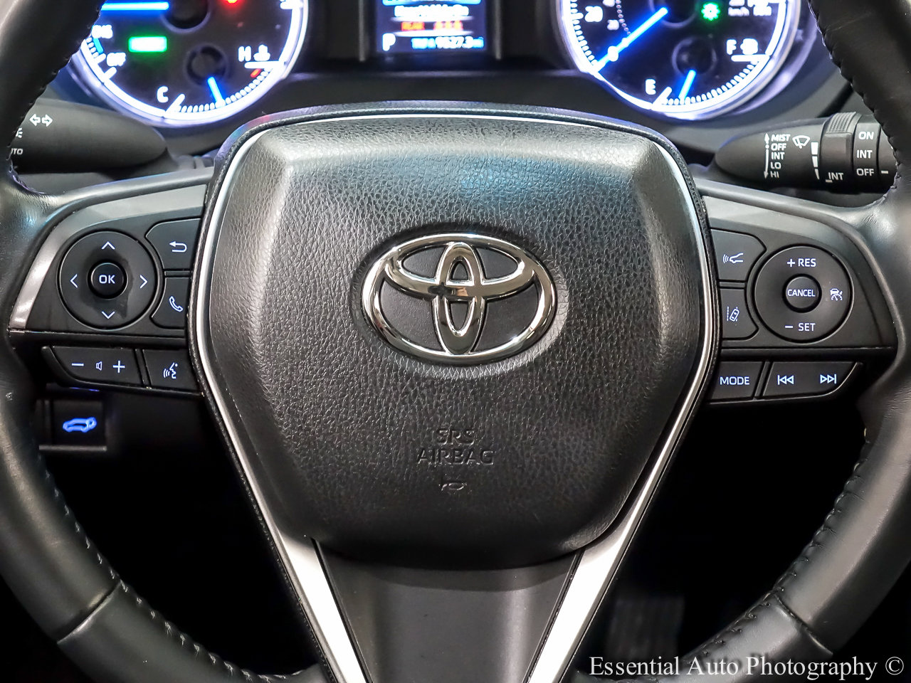 Used 2022 Toyota Venza LE image 18