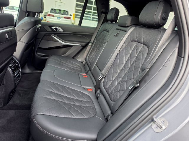 Used 2024 BMW X5 xDrive40i AWD/4WD image 11