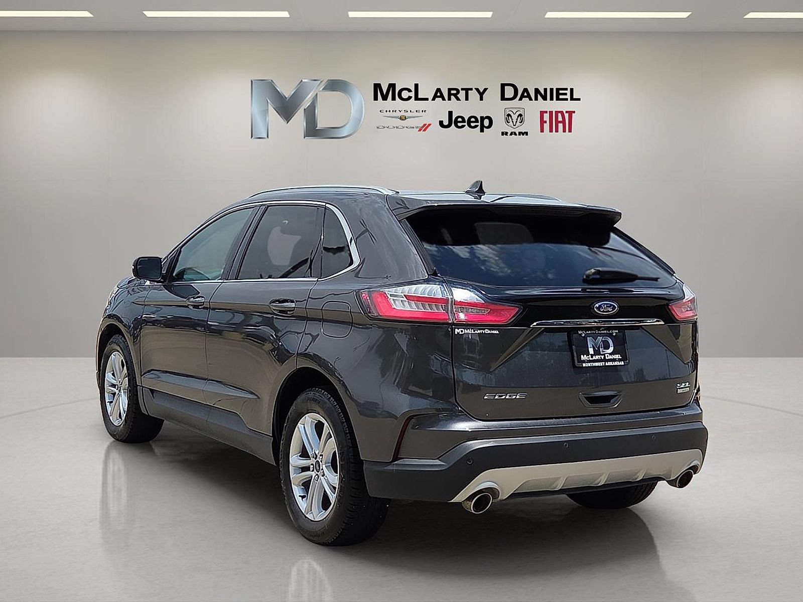 Used 2019 Ford Edge SEL w/ Equipment Group 201A FWD image 4