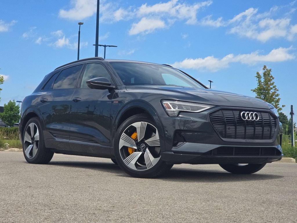 Used 2023 Audi e-tron Premium Plus w/ Premium Plus Package AWD/4WD image 2