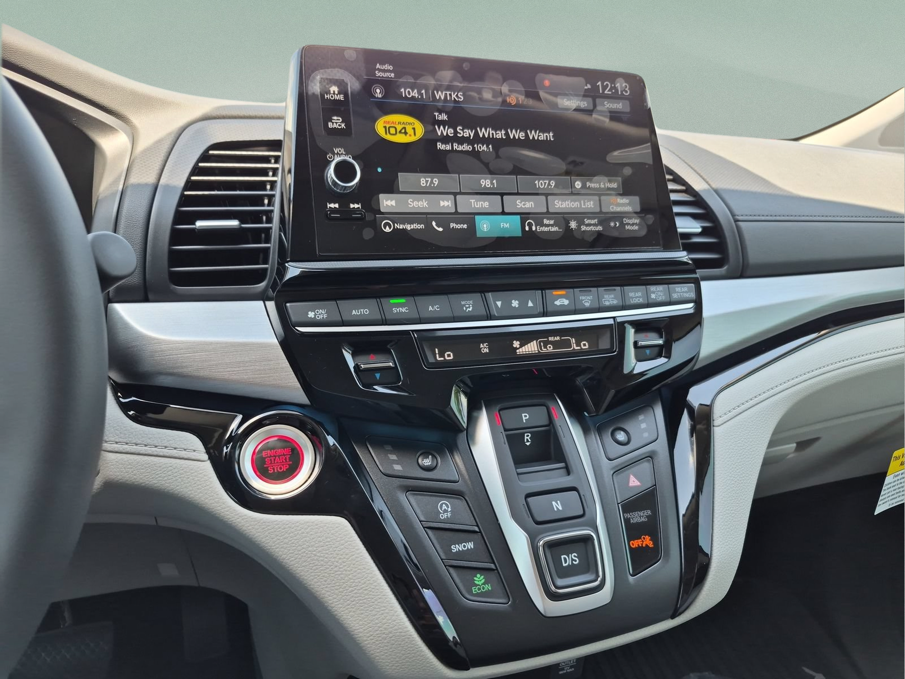 New 2026 Honda Odyssey Touring image 12