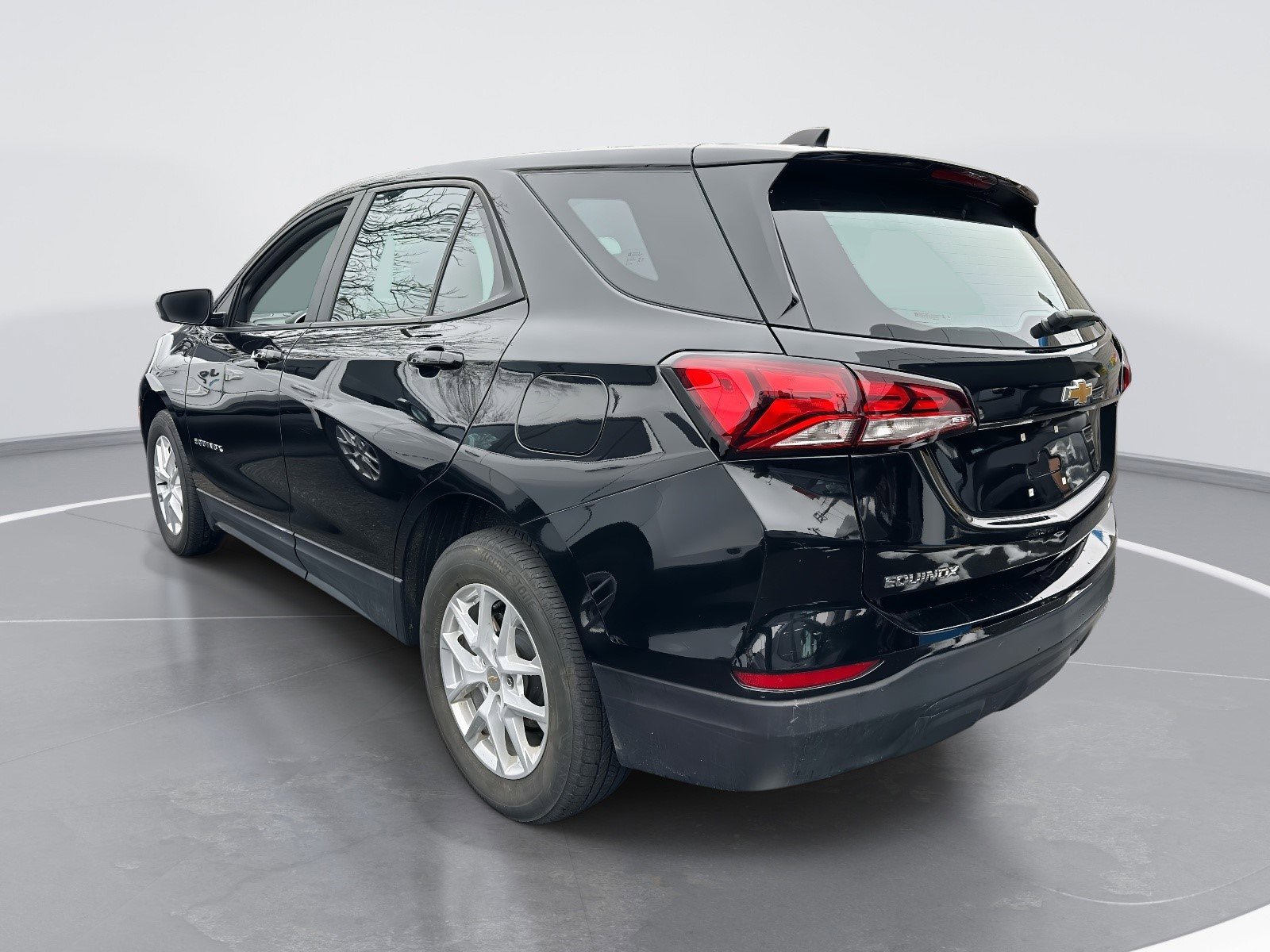 Certified 2024 Chevrolet Equinox LS AWD/4WD image 4