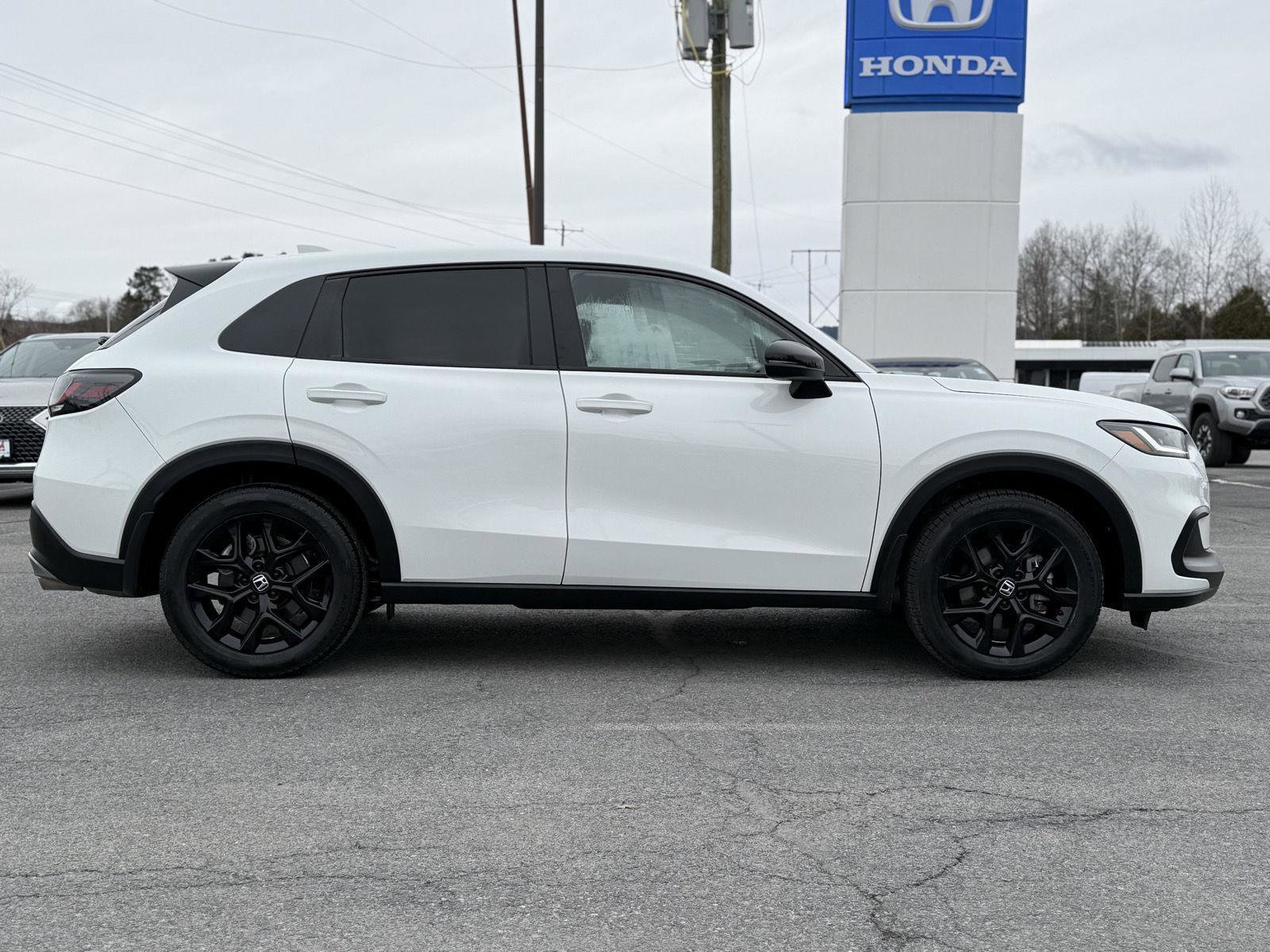 Certified 2024 Honda HR-V Sport image 4