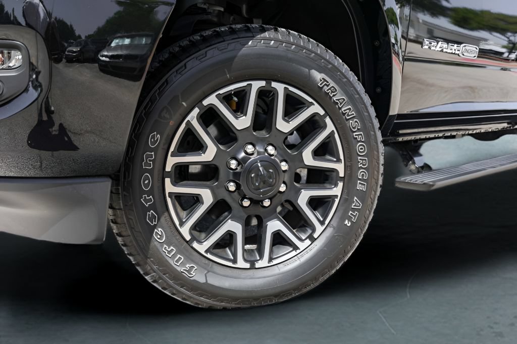 Used 2026 RAM 2500 Limited AWD/4WD image 4