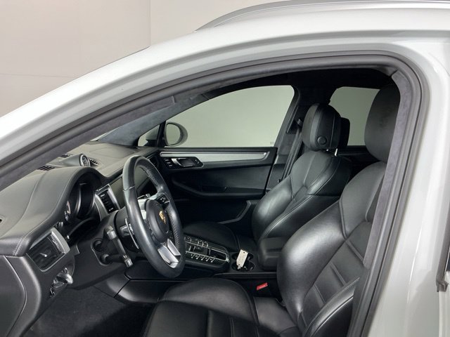 Used 2015 Porsche Macan Turbo AWD/4WD image 10
