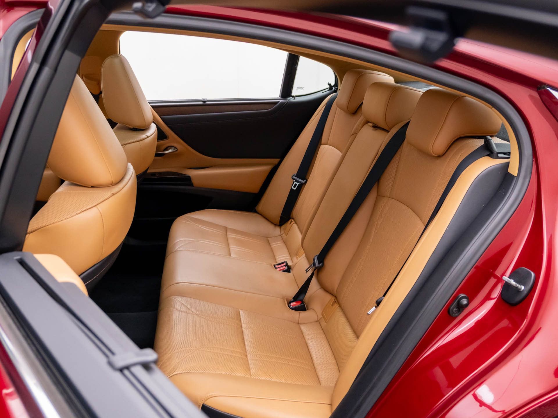 Used 2022 Lexus ES 350 Ultra Luxury w/ Accessory Package 2 image 18