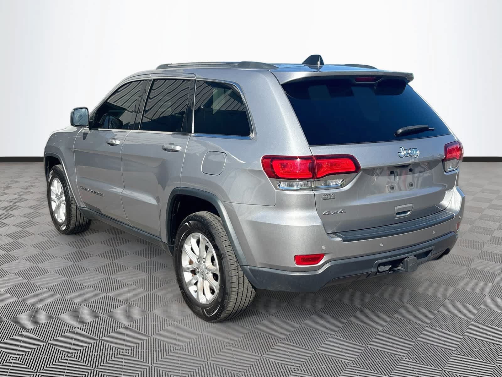 Used 2021 Jeep Grand Cherokee Laredo X AWD/4WD image 7