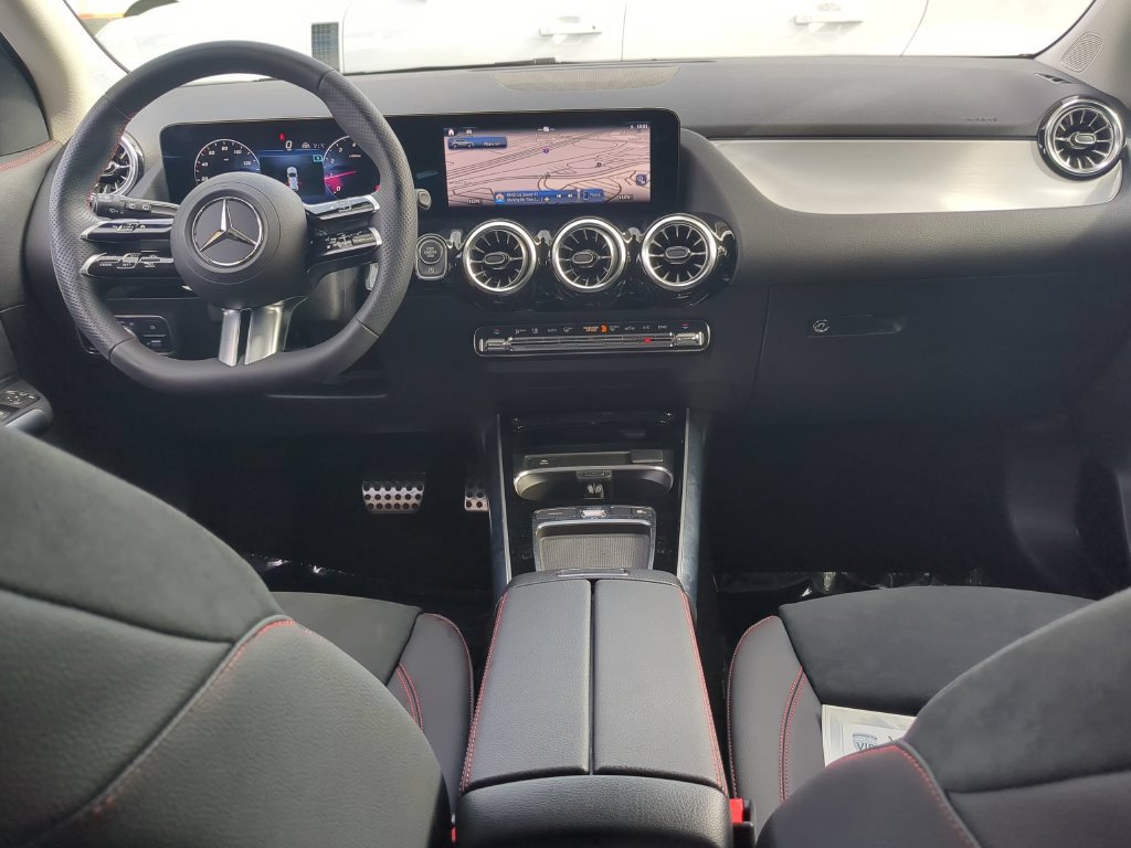 Used 2024 Mercedes-Benz GLA 250 4MATIC image 2