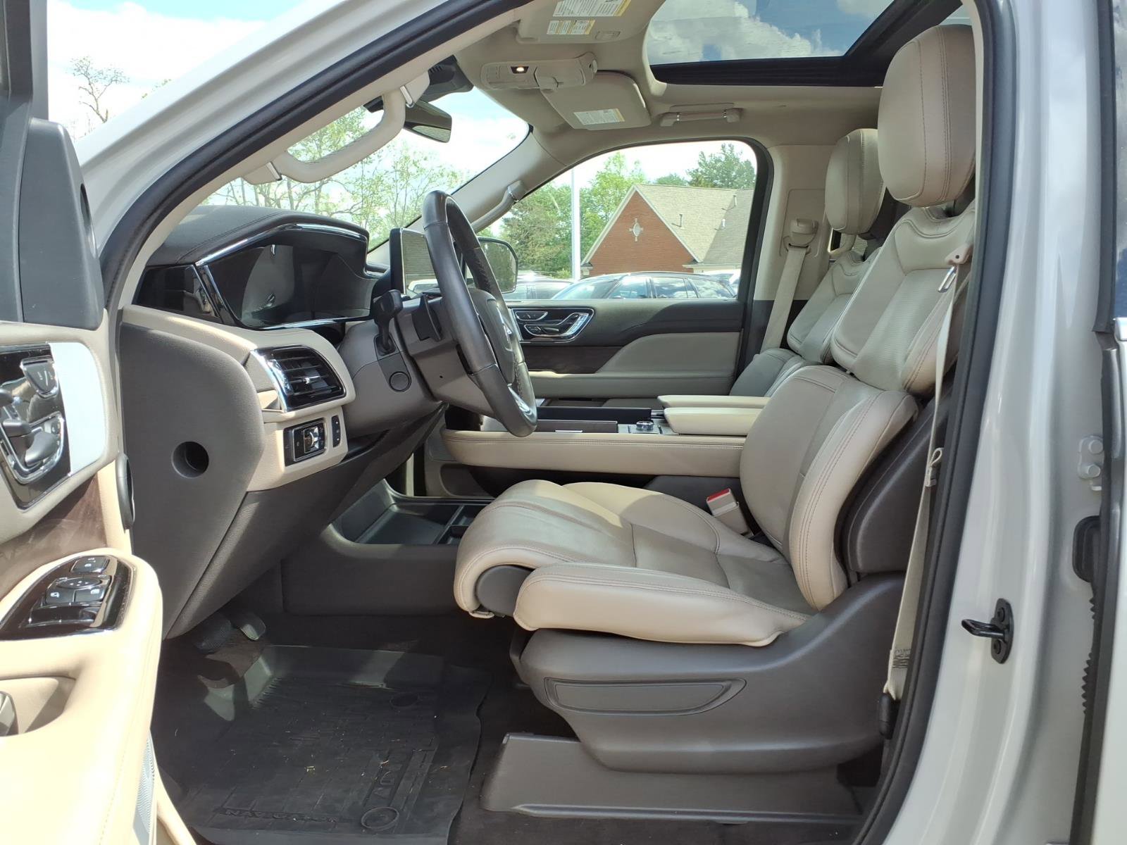 Used 2024 Lincoln Navigator L Reserve AWD/4WD image 13