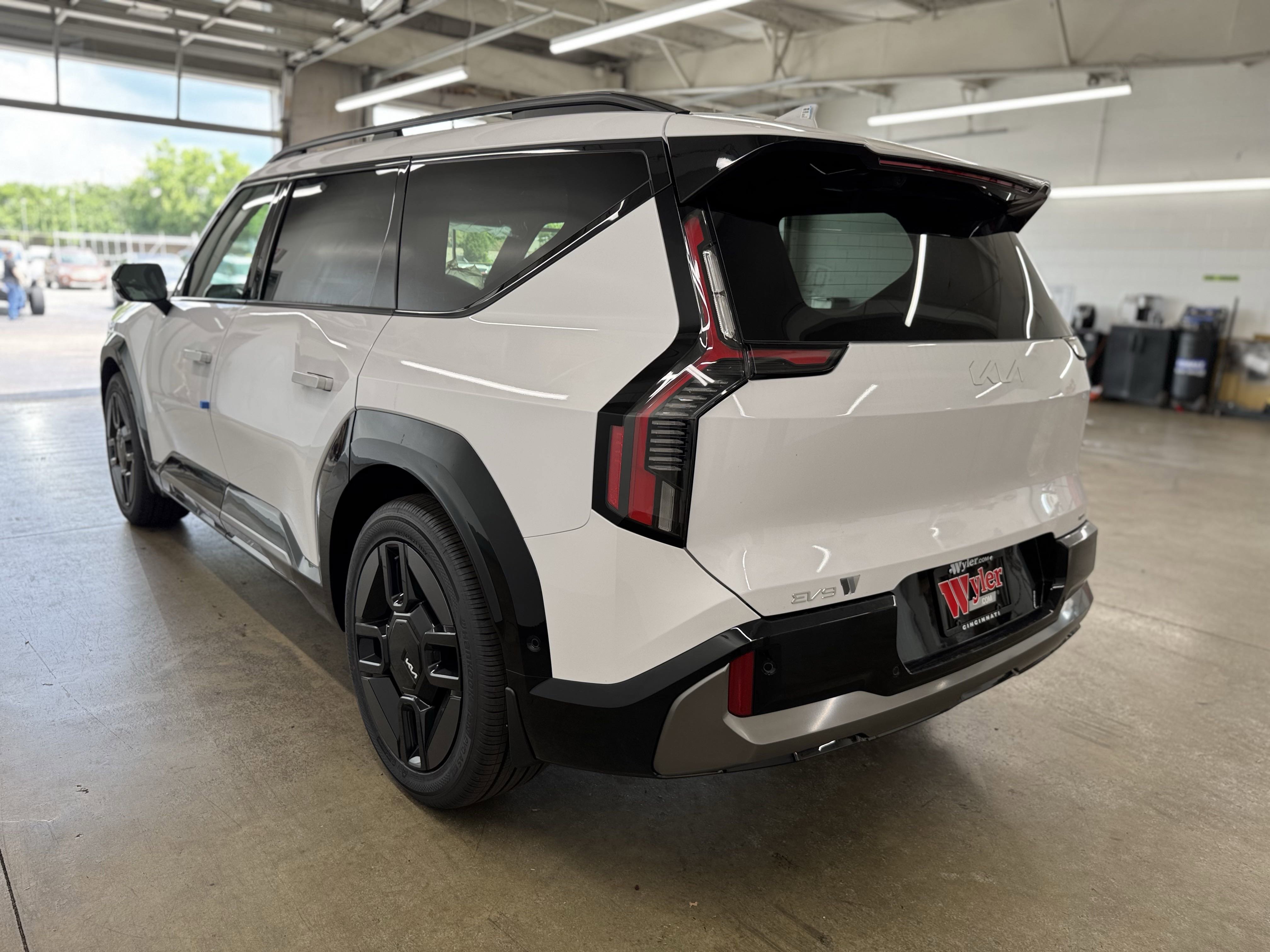 New 2026 Kia EV9 GT-Line image 5