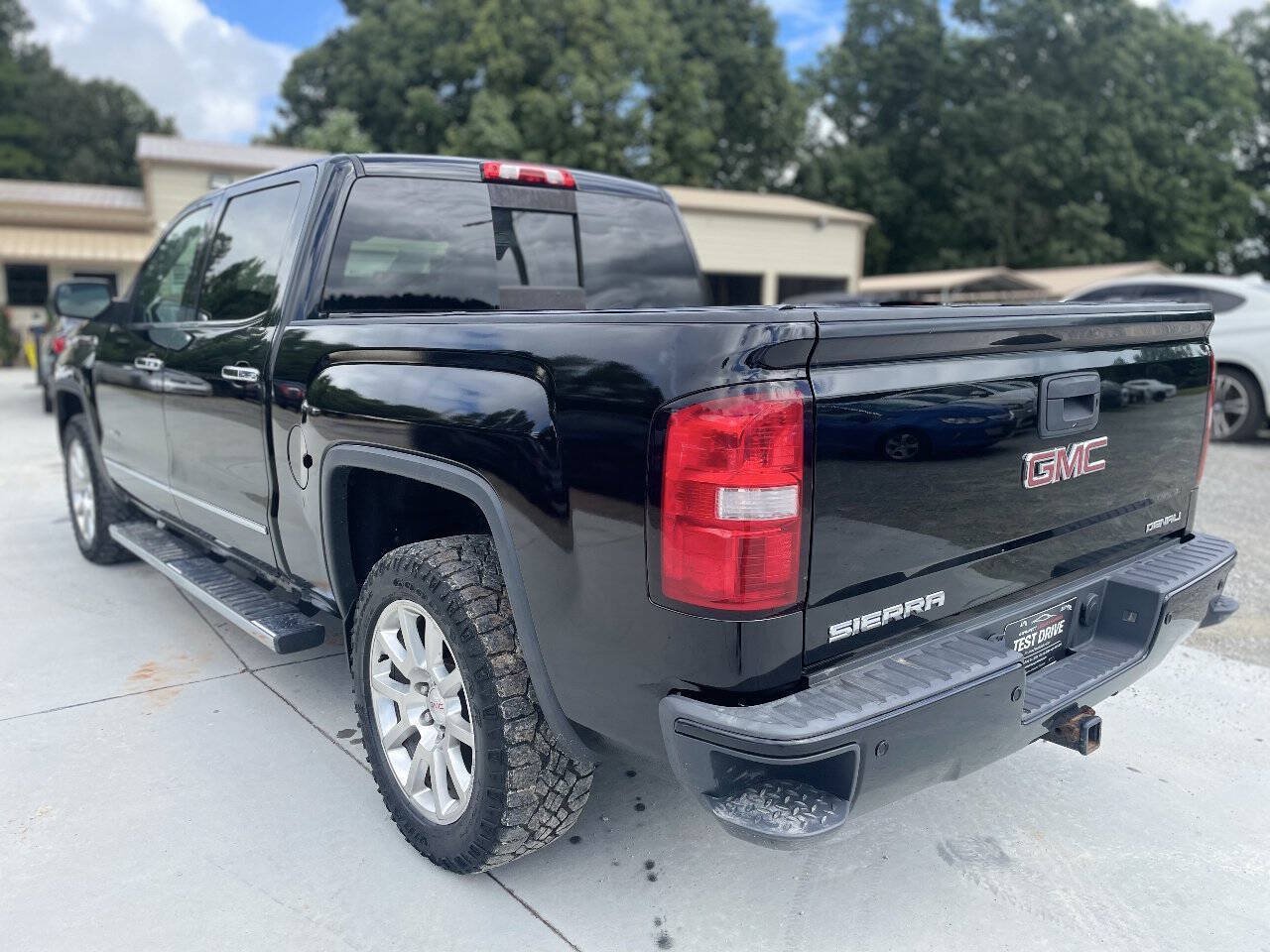 Used 2015 GMC Sierra 1500 Denali AWD/4WD image 5