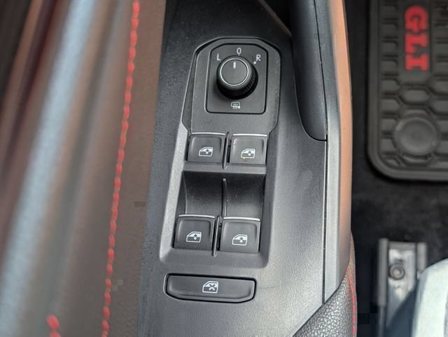 Used 2024 Volkswagen Jetta GLI 40th Anniversary Edition FWD image 33