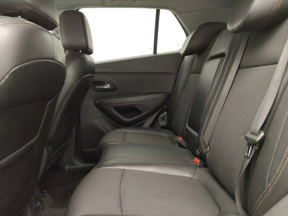 Used 2020 Chevrolet Trax LT w/ LT Convenience Package image 18