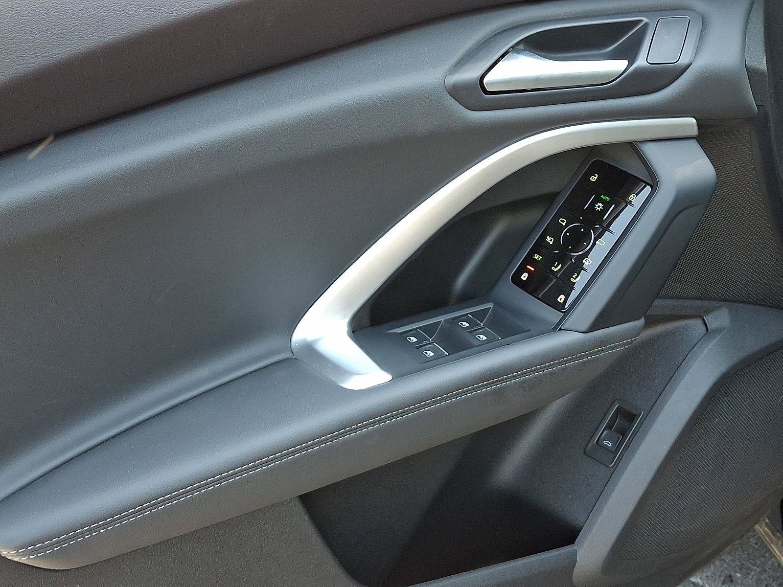 Used 2025 Audi Q5 Premium w/ Convenience Package AWD/4WD image 12