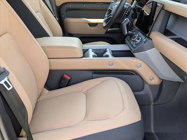 New 2026 Land Rover Defender 130 V8 AWD/4WD image 18