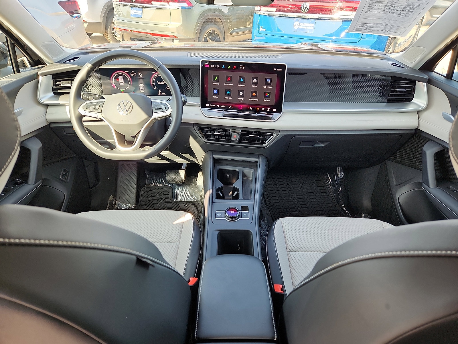 Certified 2025 Volkswagen Tiguan SE image 11