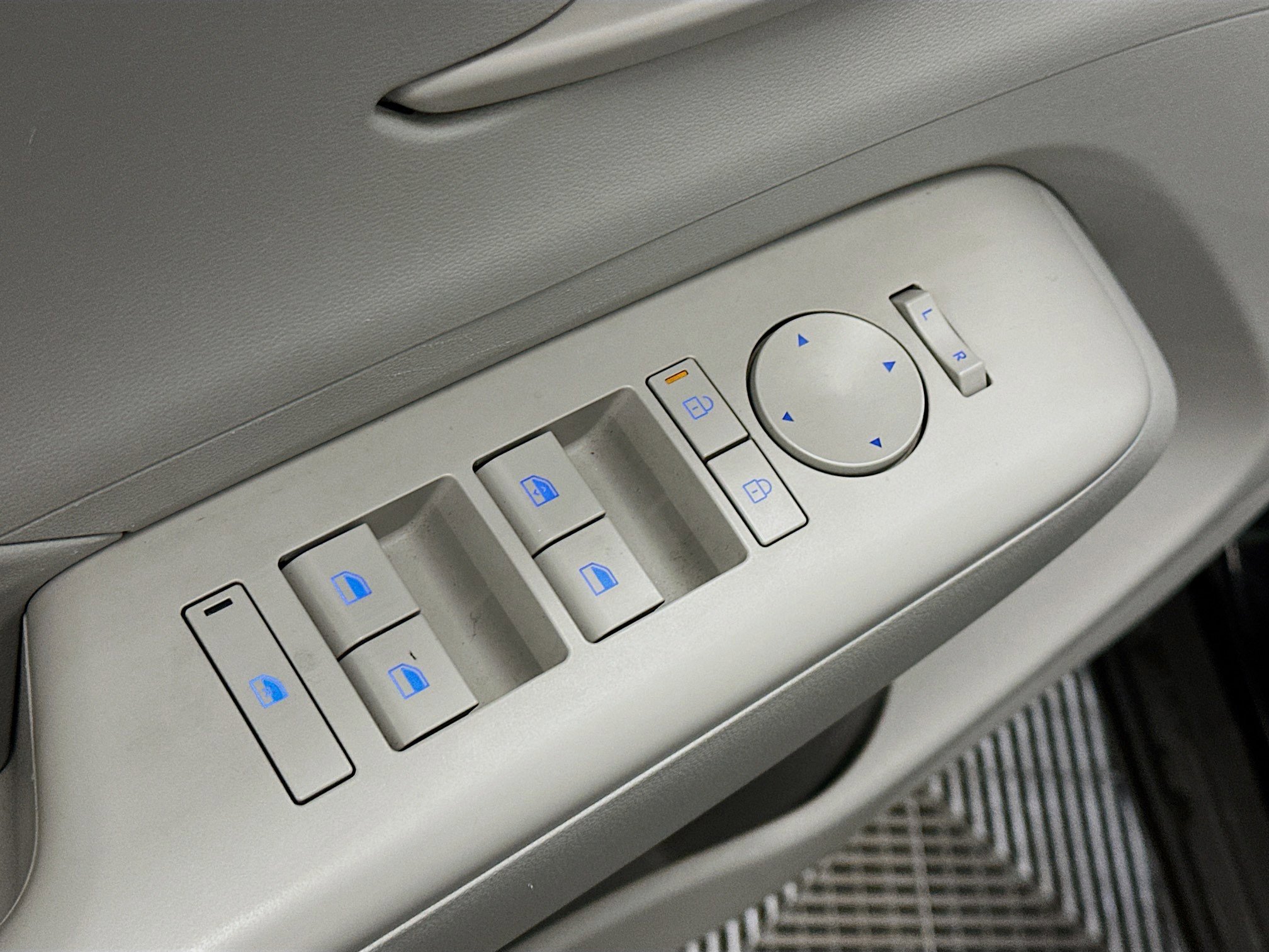 Used 2025 Hyundai Kona SEL image 15