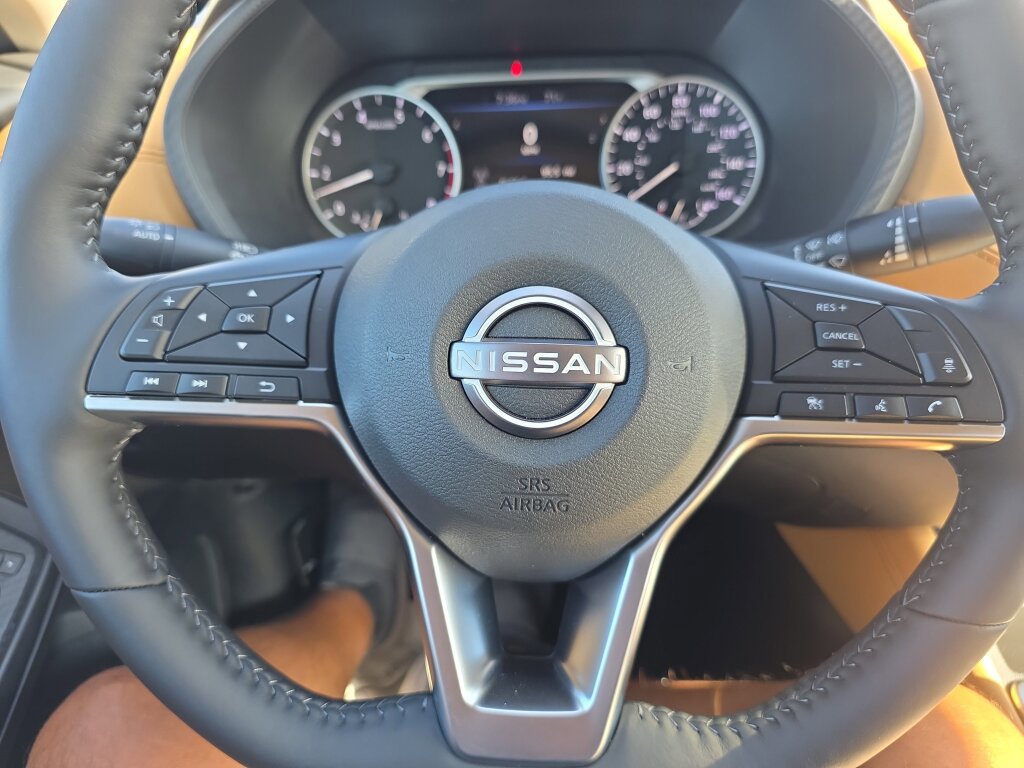 Used 2025 Nissan Sentra SV w/ SV Premium Package image 8