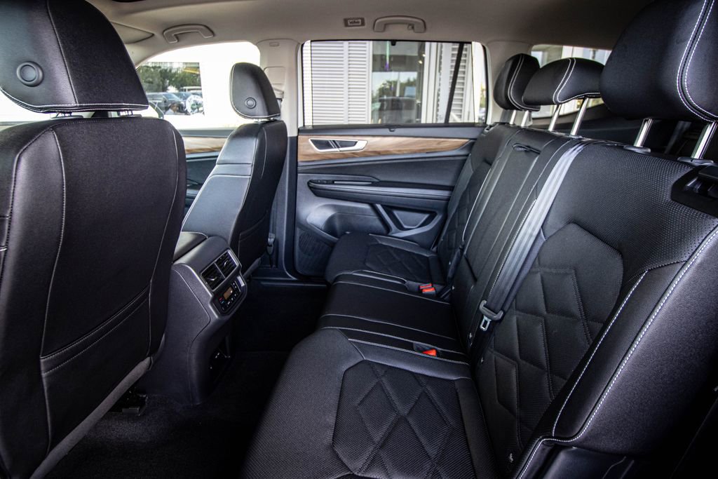 Used 2026 Volkswagen Atlas SE w/ Panoramic Sunroof Package FWD image 28