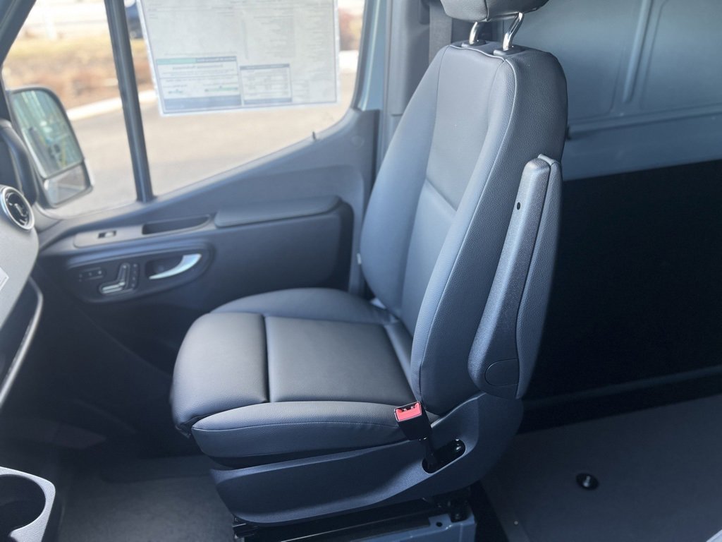 New 2025 Mercedes-Benz Sprinter 2500 image 34
