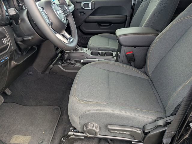 Used 2025 Jeep Wrangler Sahara 4xe image 14