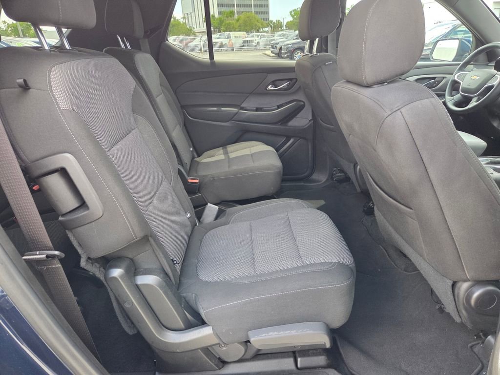 Certified 2023 Chevrolet Traverse LT FWD image 16