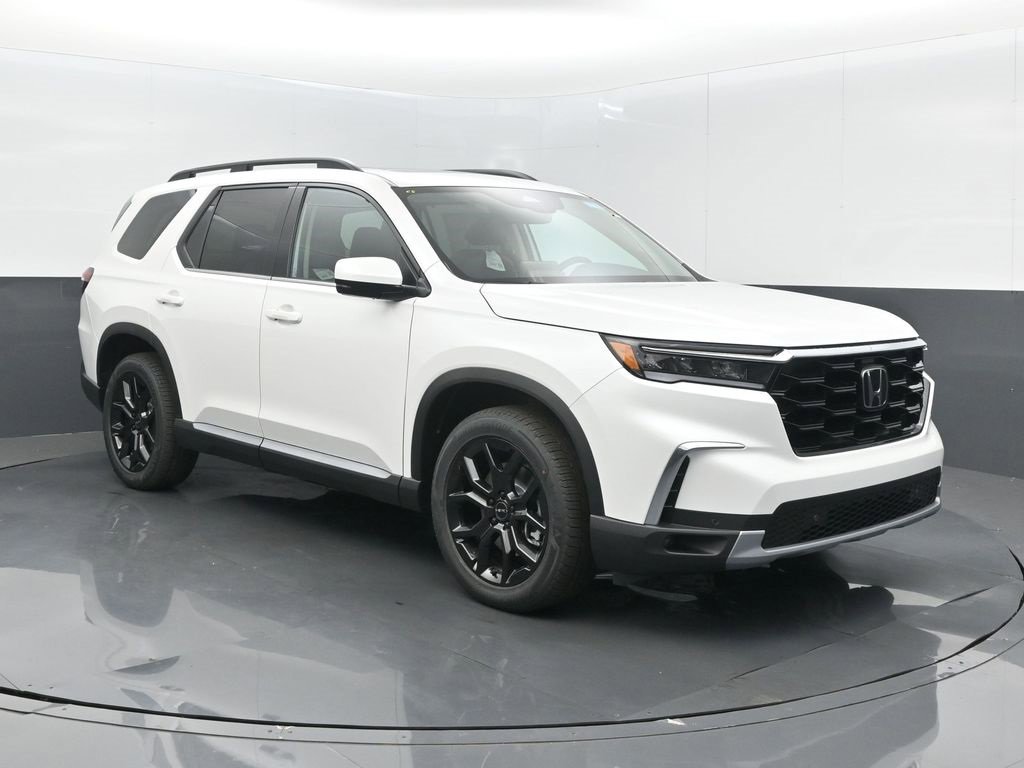 New 2025 Honda Pilot Touring image 1
