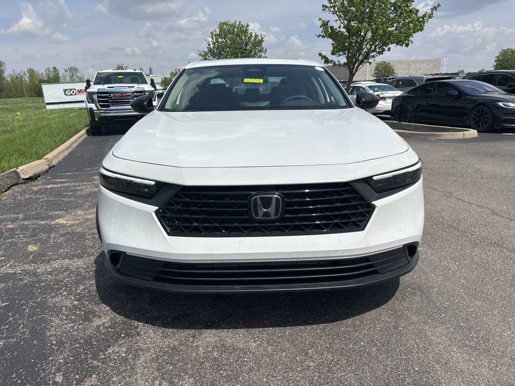 Used 2025 Honda Accord SE image 2