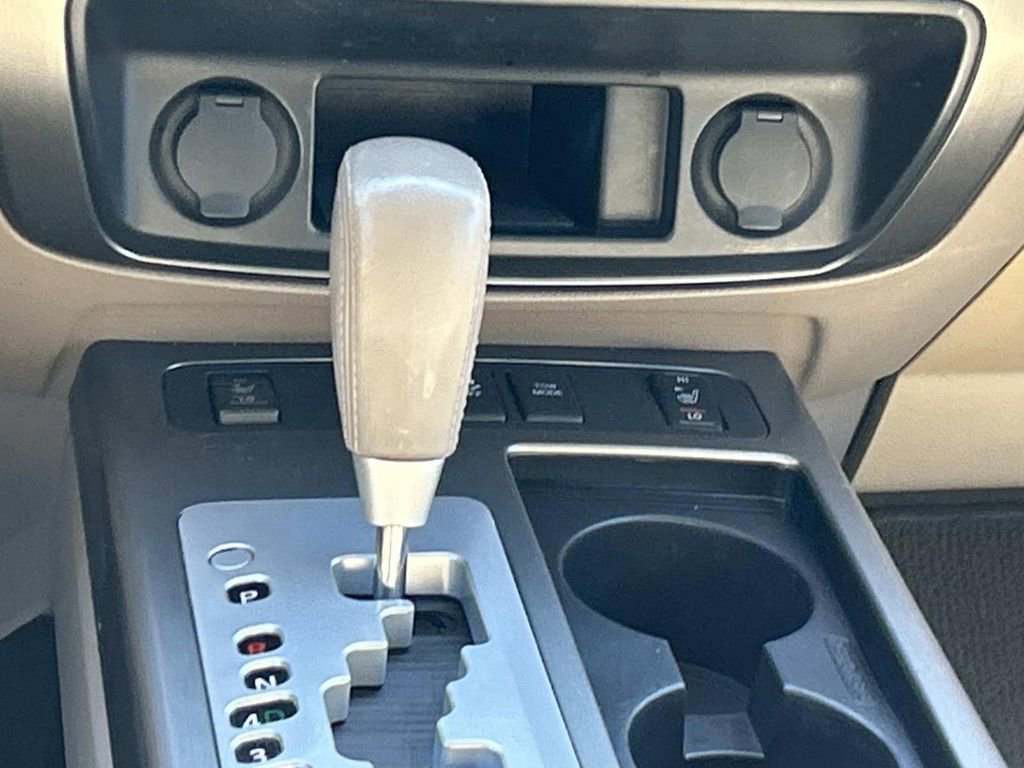 Used 2013 Nissan Armada Platinum image 30