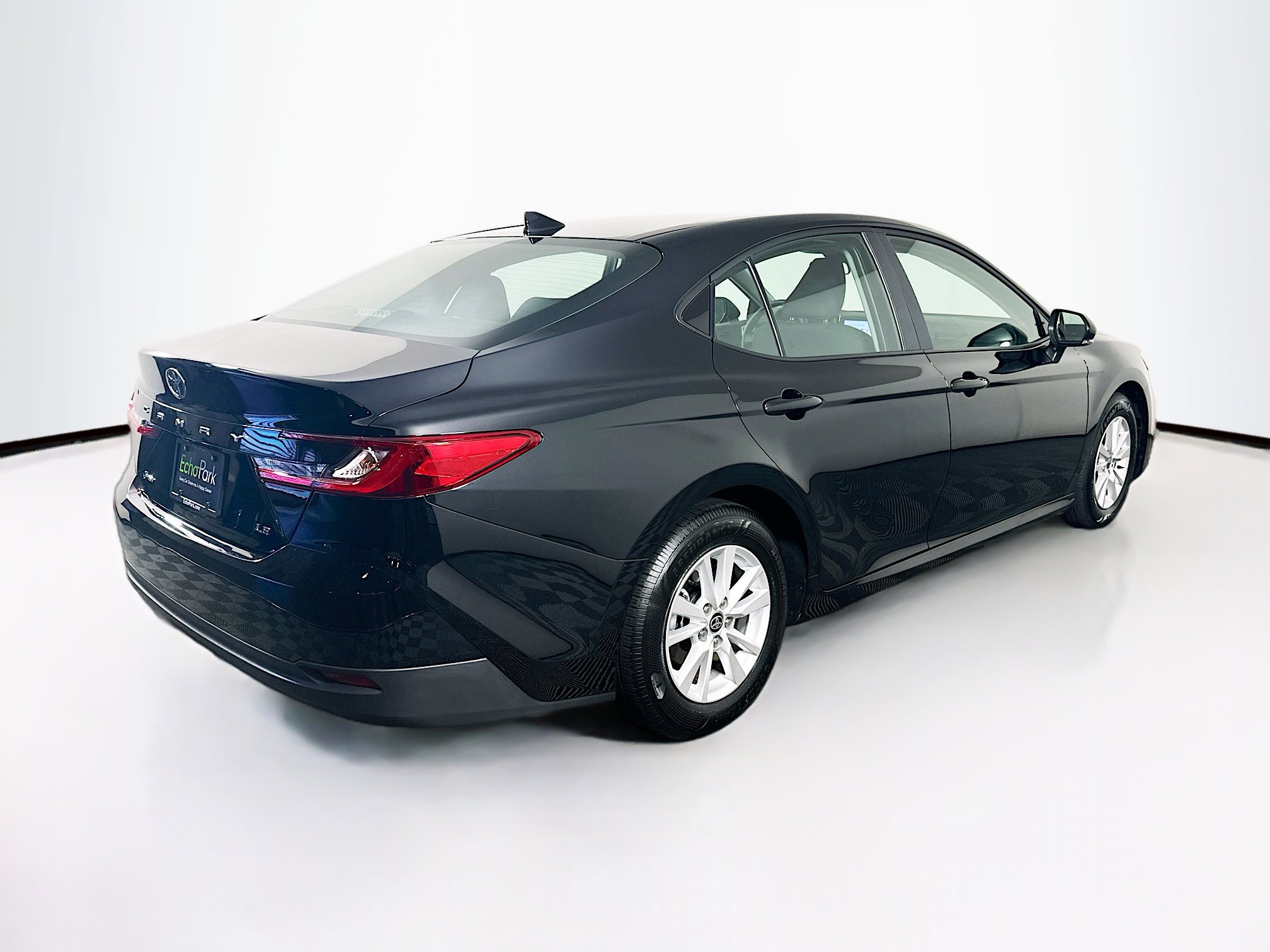Used 2025 Toyota Camry LE image 9